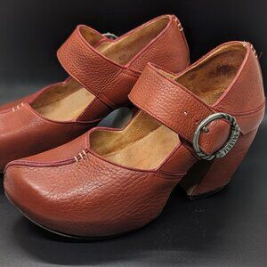 Fluevog Size 9 Prepare Guide - Red Orange Paprika